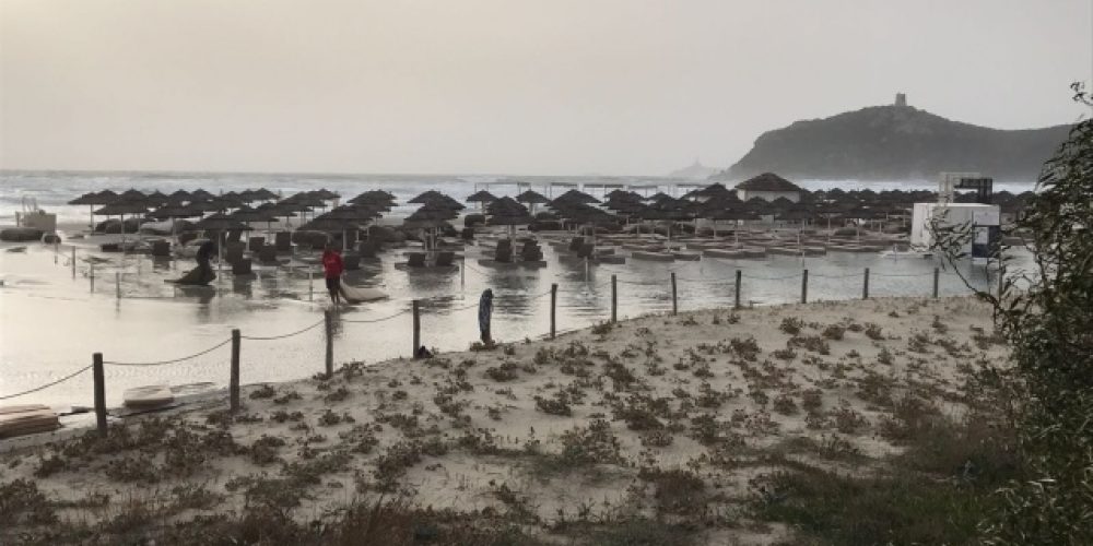 Mareggiata A Villasimius La Spiaggia Del Timi Ama Quasi